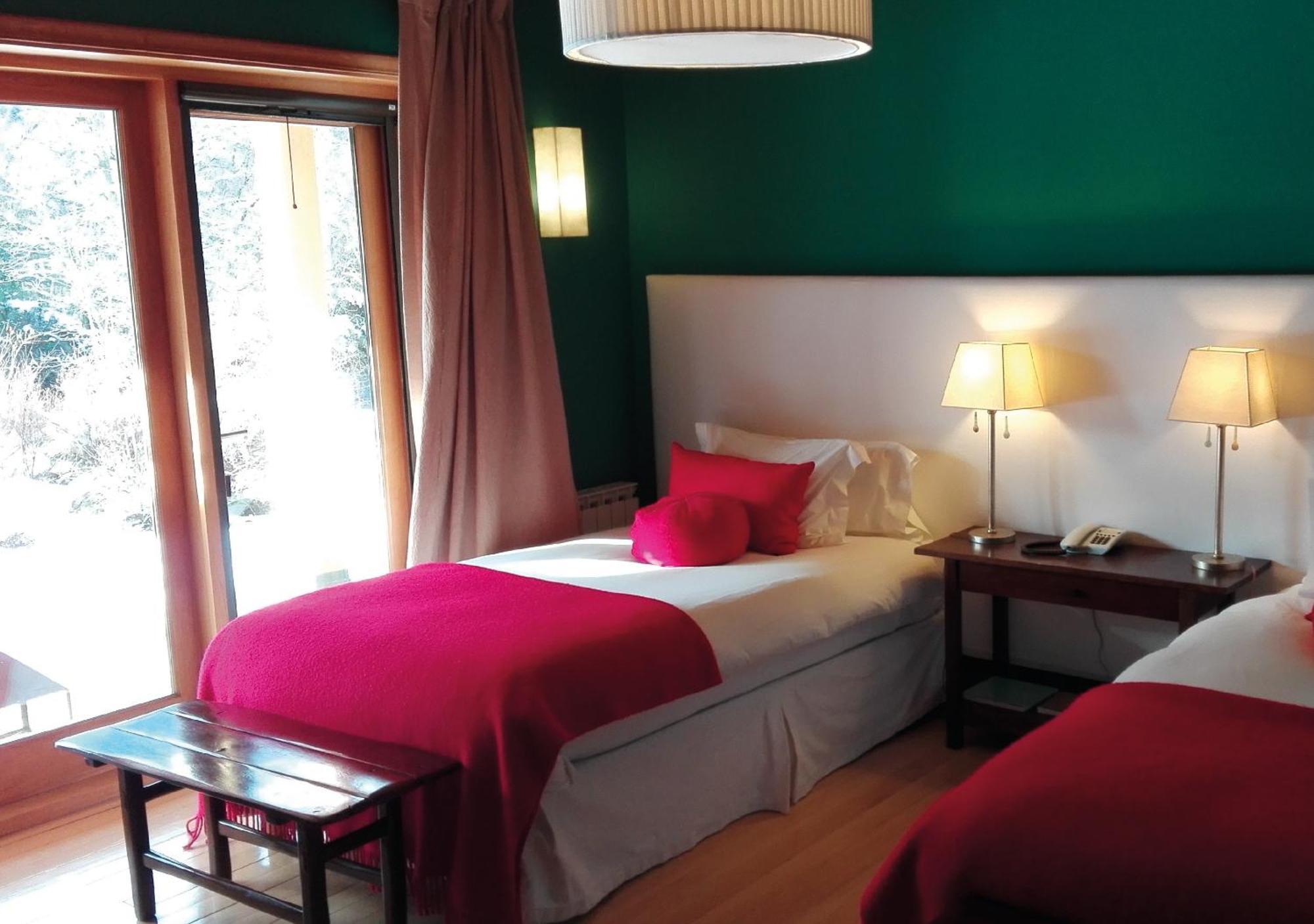 Rio Hermoso Hotel De Montana San Martin de los Andes Room photo